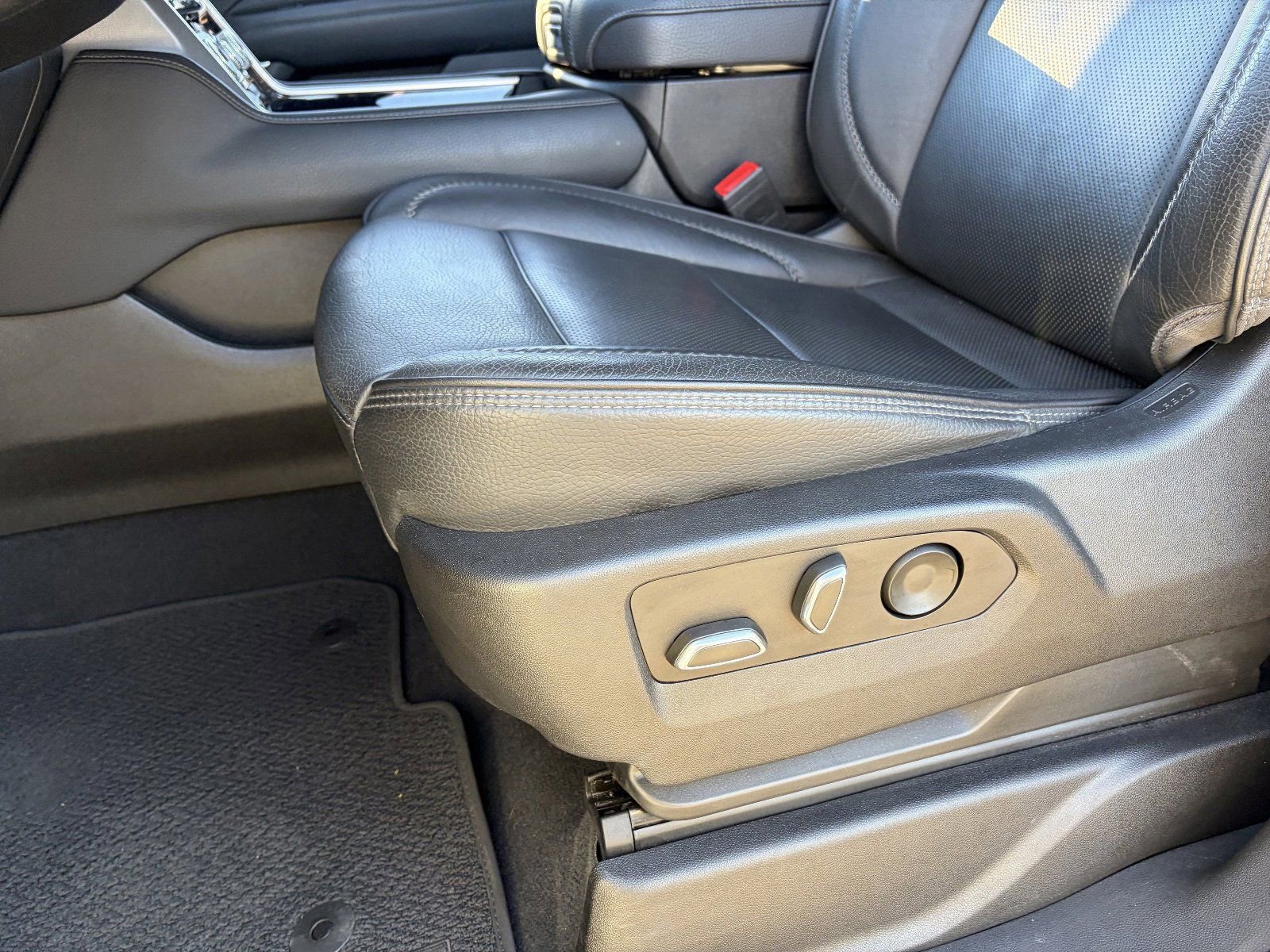 Certified 2022 GMC Yukon XL Denali AWD/4WD image 22