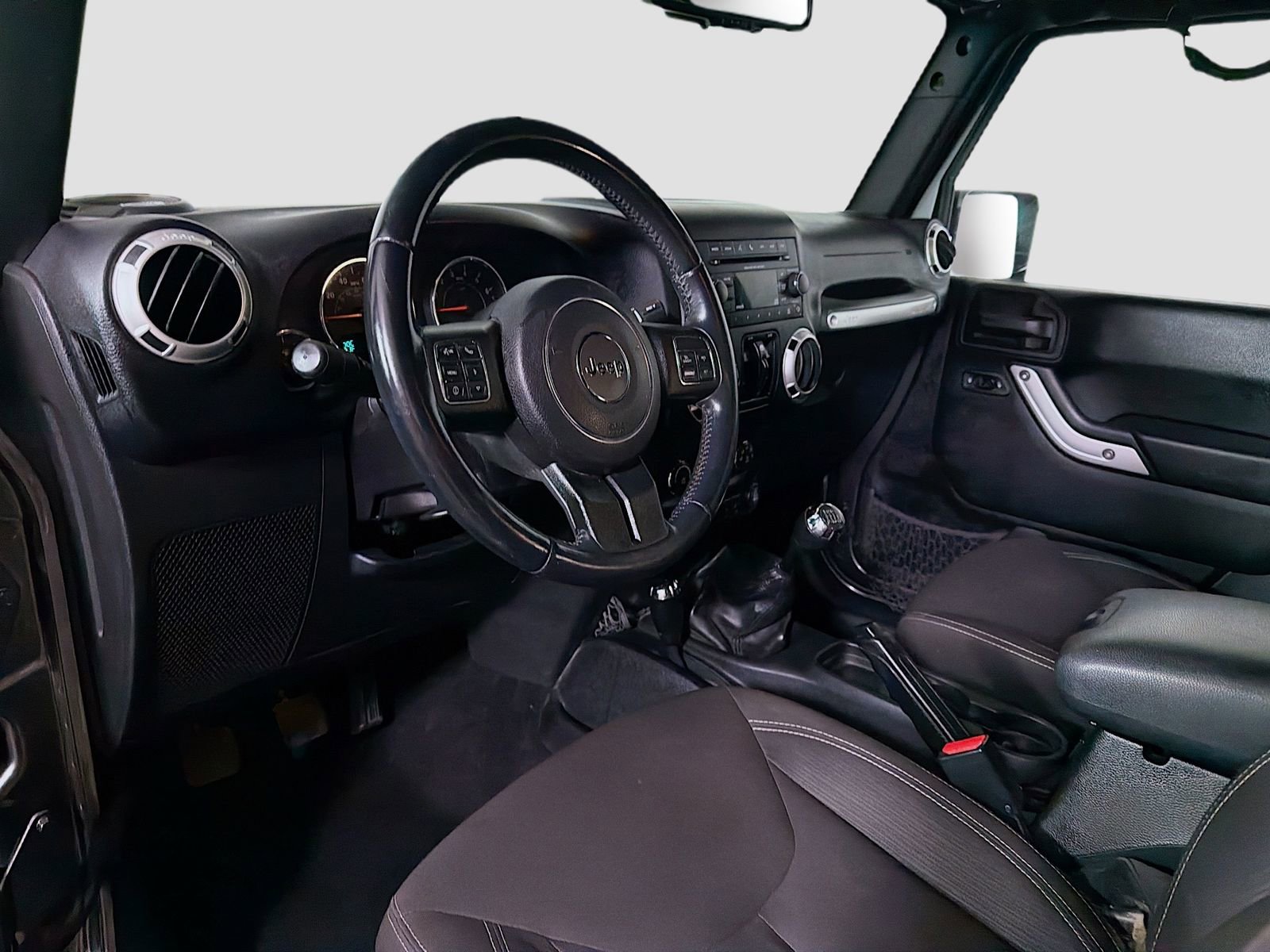 Used 2017 Jeep Wrangler Unlimited Sahara w/ Connectivity Group image 10