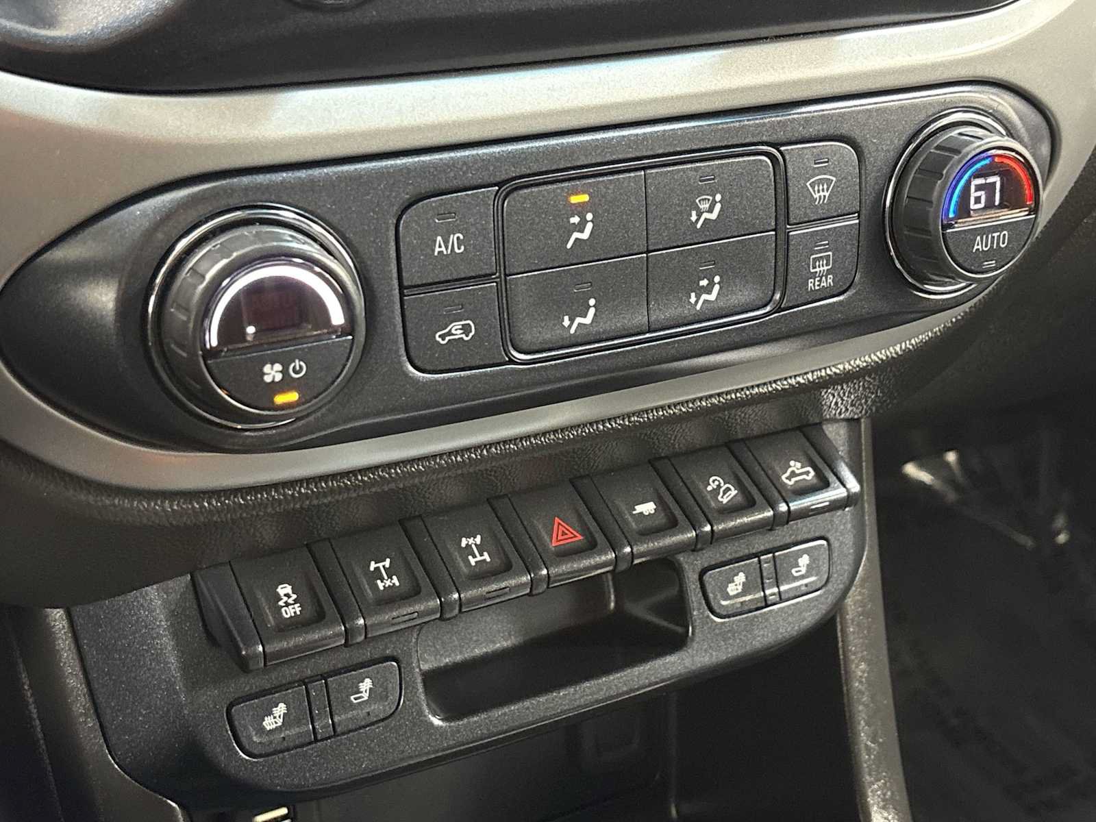 Used 2018 Chevrolet Colorado ZR2 AWD/4WD image 21