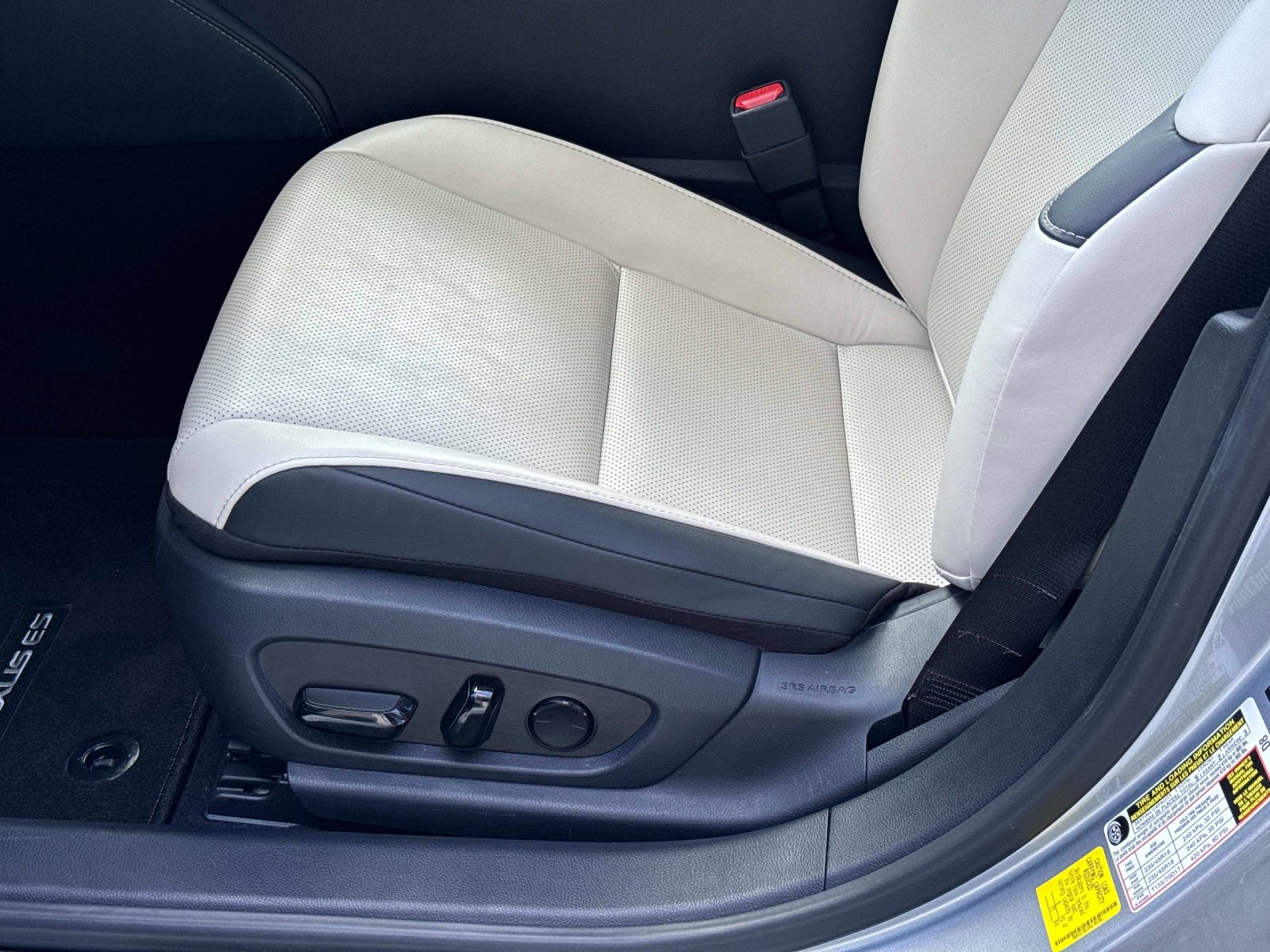 Certified 2024 Lexus ES 350 w/ Premium Package FWD image 19