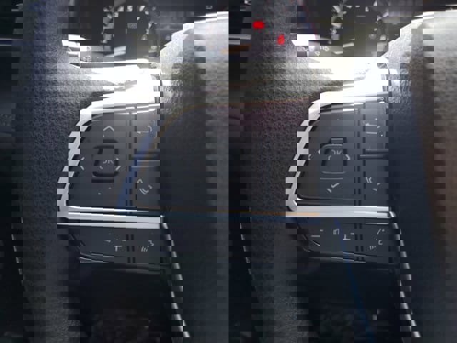 Used 2023 Toyota Highlander L image 16