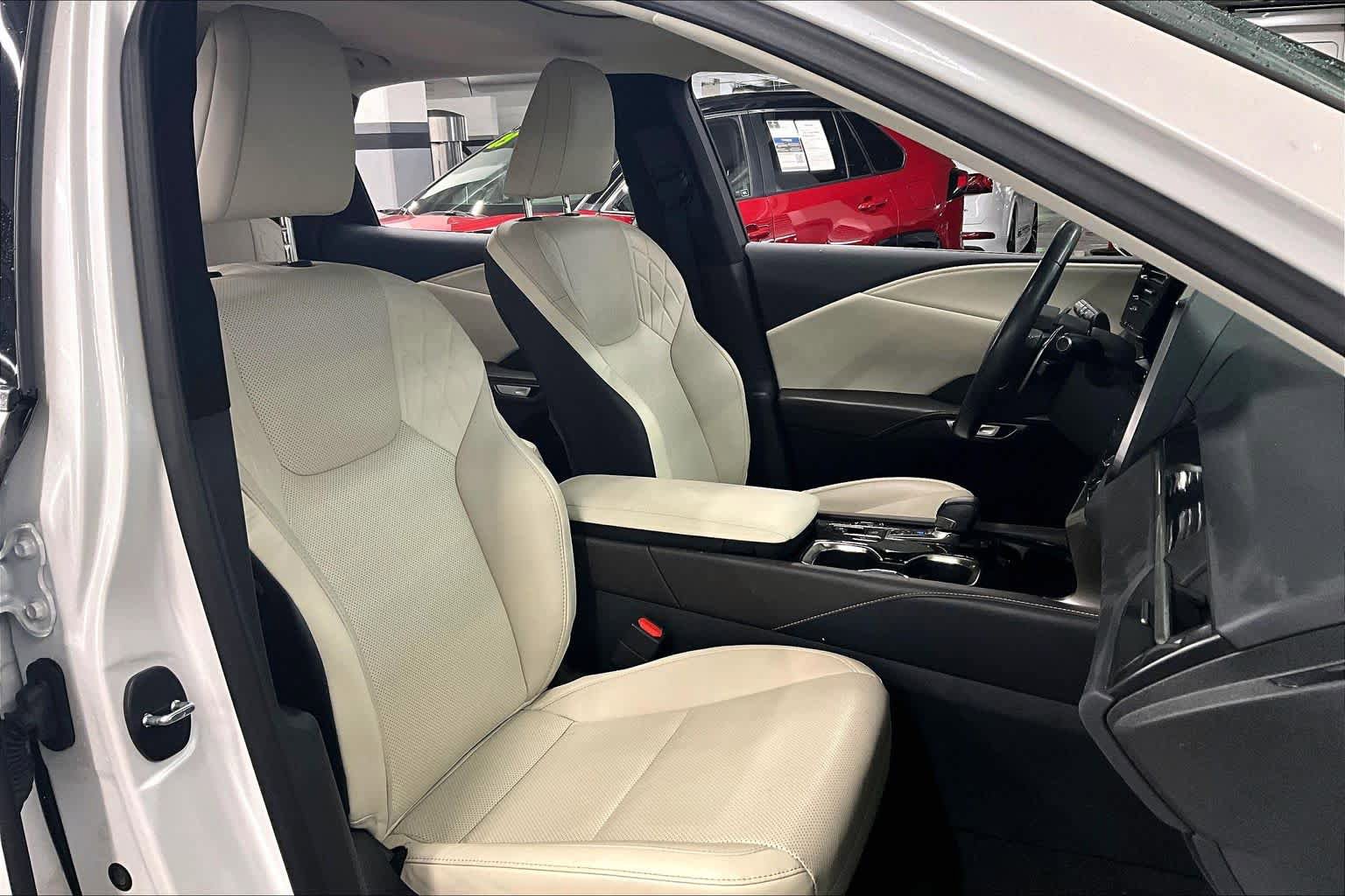 Used 2023 Lexus RX 350 FWD w/ Cold Area Package image 8