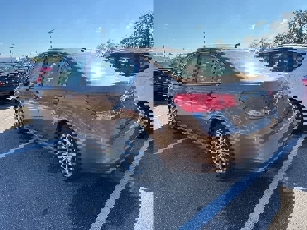 Used 2013 Subaru Legacy 2.5i Limited image 2