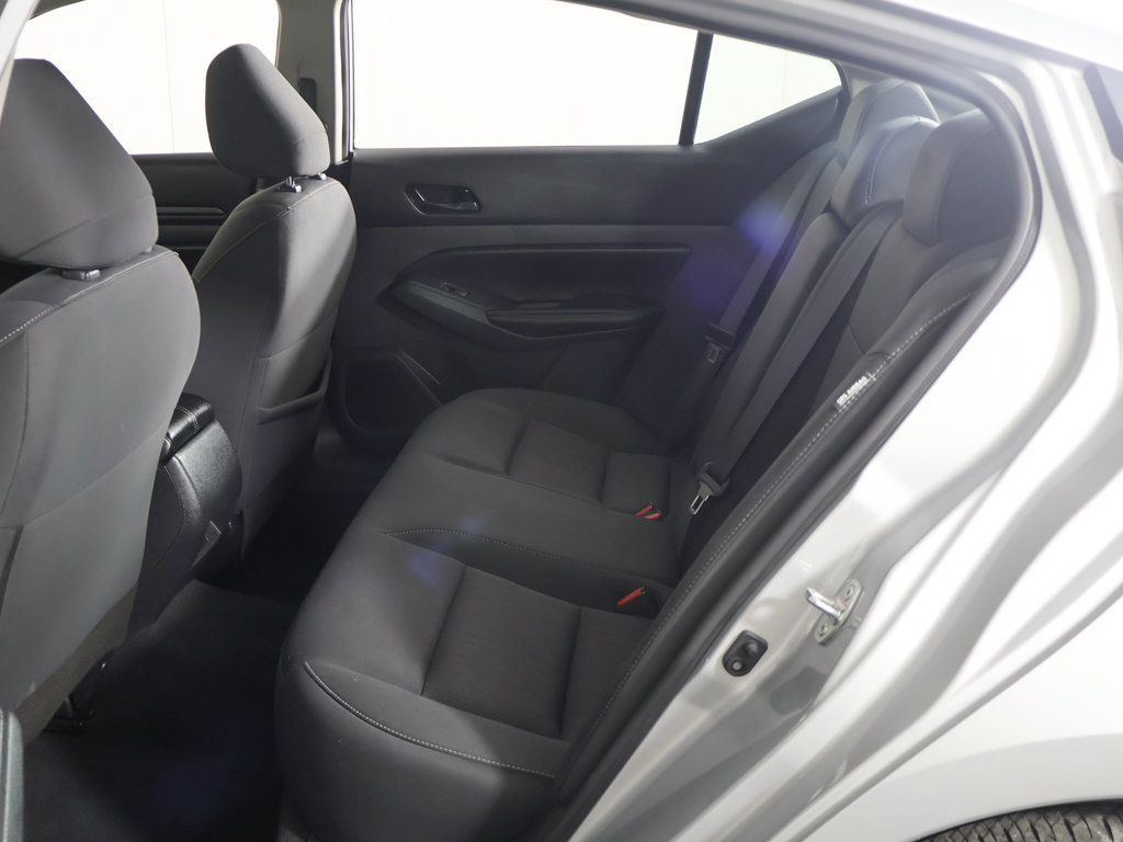 Used 2024 Nissan Altima 2.5 SV FWD image 25