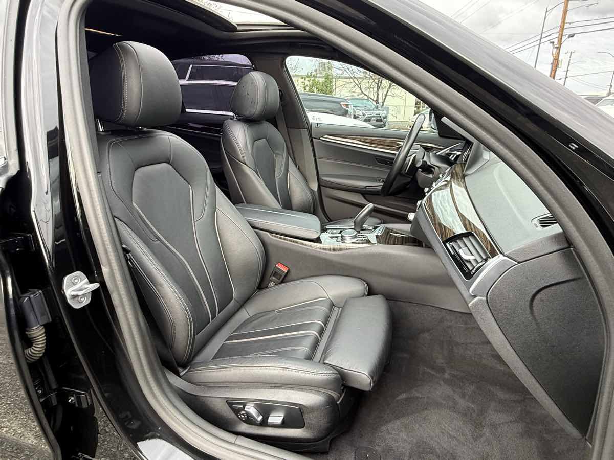 Used 2019 BMW 530i w/ Convenience Package image 10