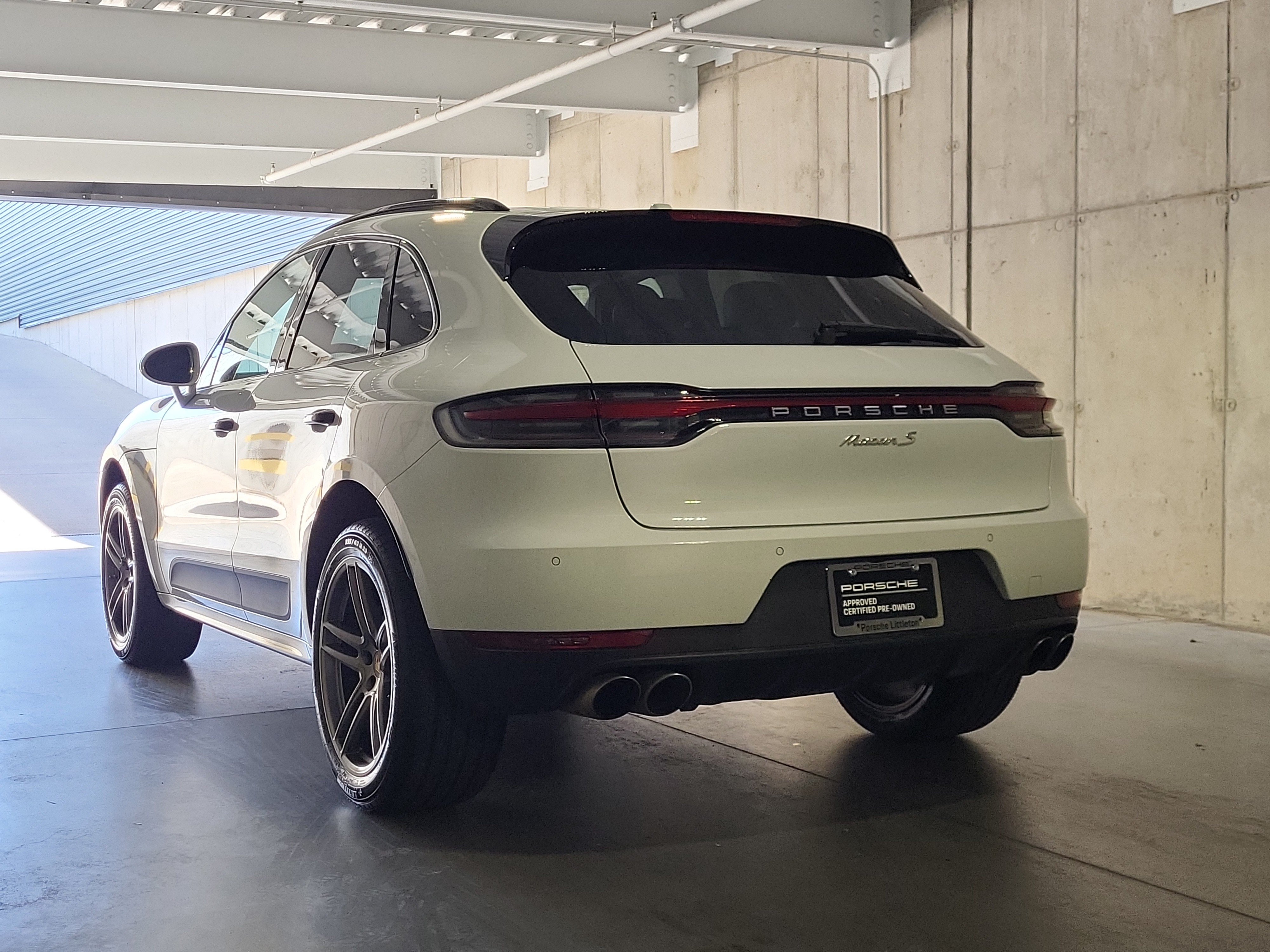 Certified 2019 Porsche Macan S AWD/4WD image 4