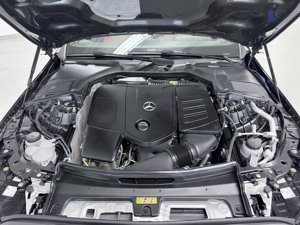 Used 2025 Mercedes-Benz C 300 4MATIC Sedan w/ Exclusive Trim Package image 14