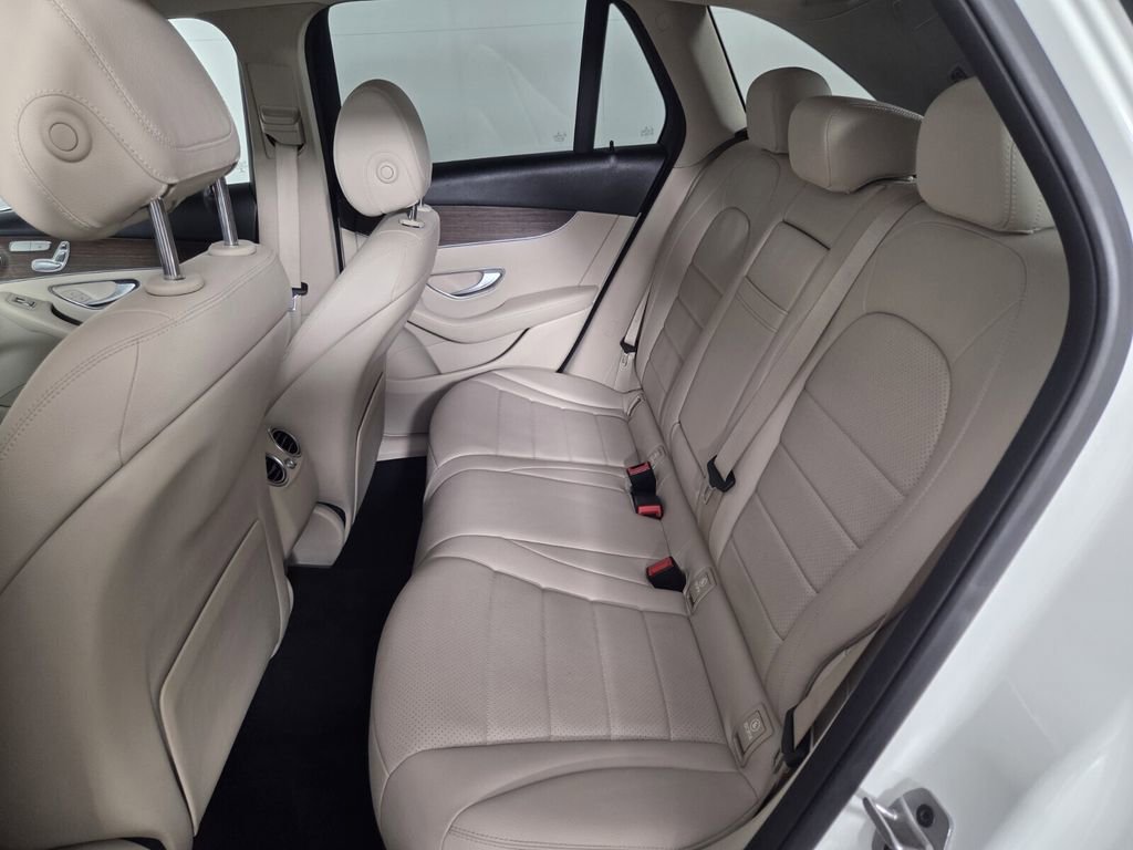 Used 2022 Mercedes-Benz GLC 300 4MATIC w/ Premium Package Lite image 24