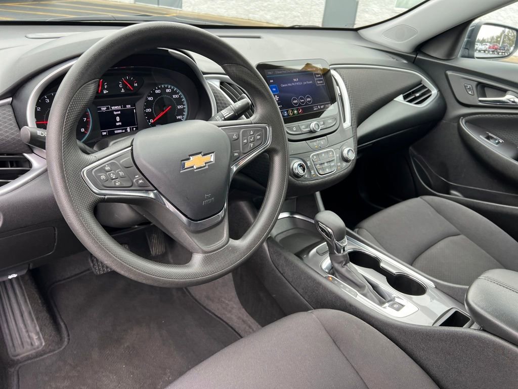 Used 2023 Chevrolet Malibu LT image 32