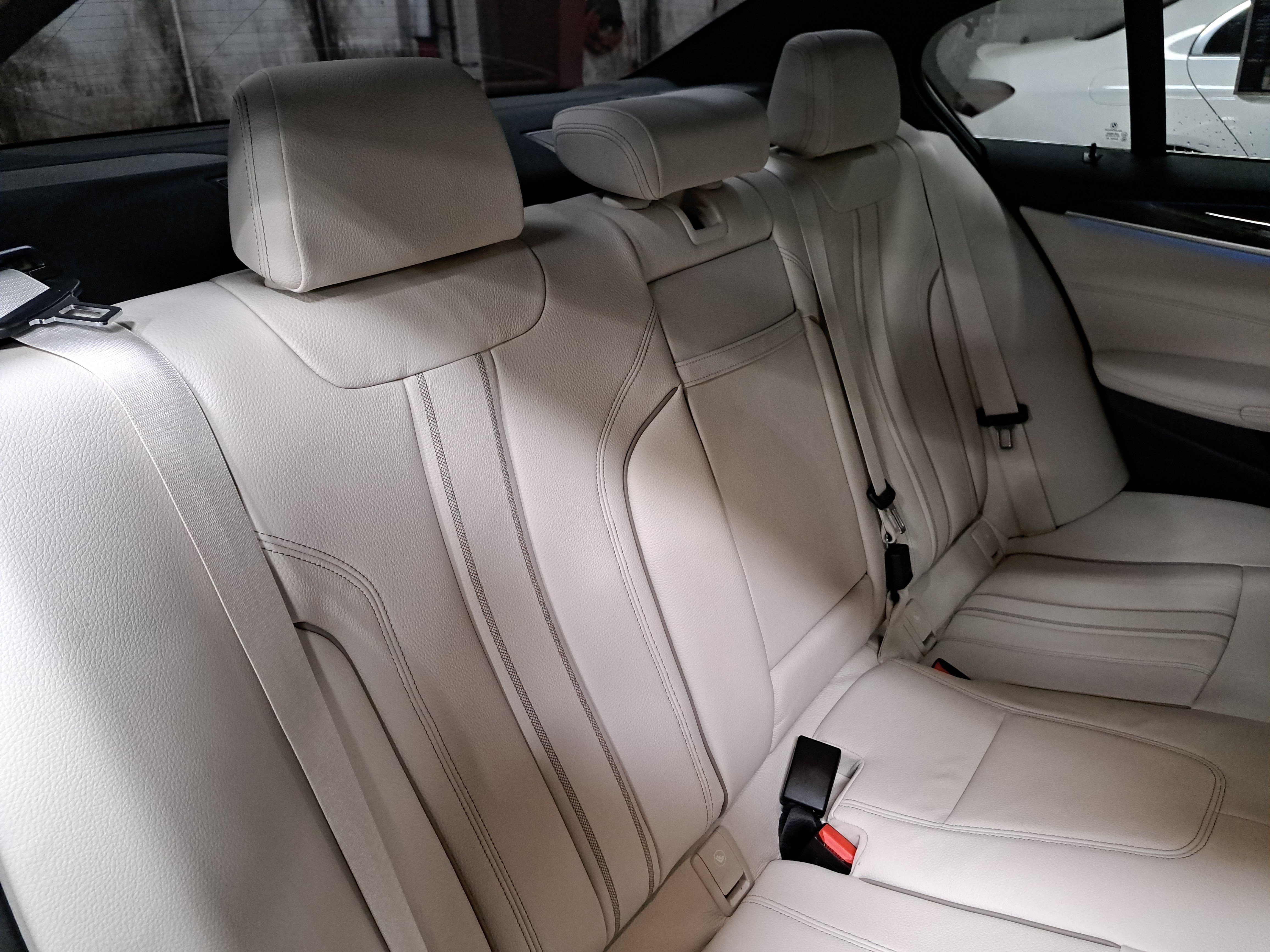 Used 2023 BMW 530e xDrive w/ Premium Package AWD/4WD image 12