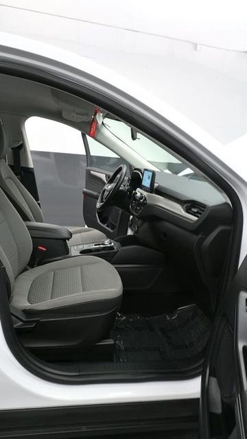 Used 2022 Ford Escape SE w/ Convenience Package FWD image 10