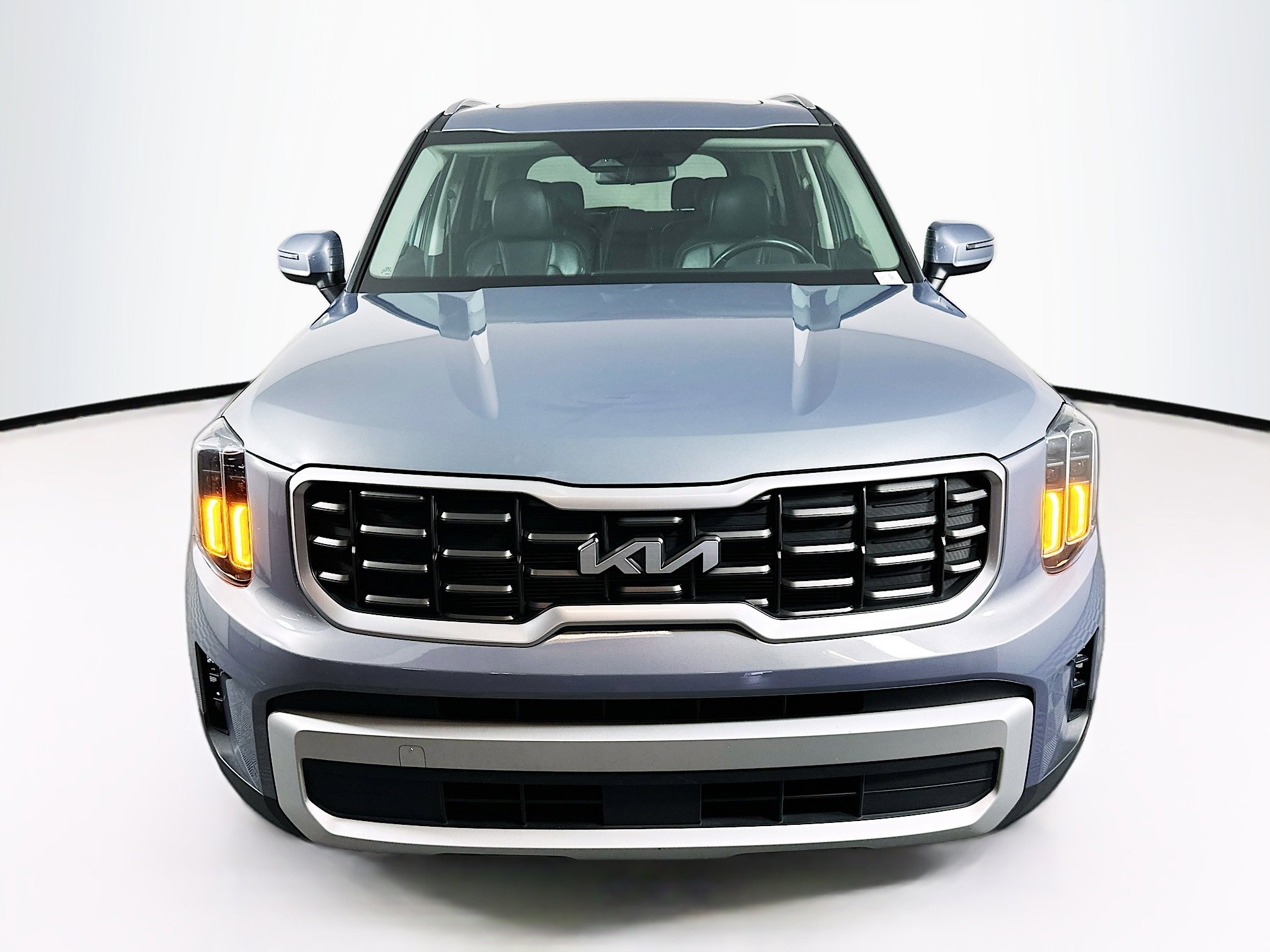 Used 2025 Kia Telluride S FWD image 2