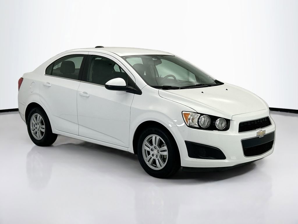 Used 2016 Chevrolet Sonic LT image 3