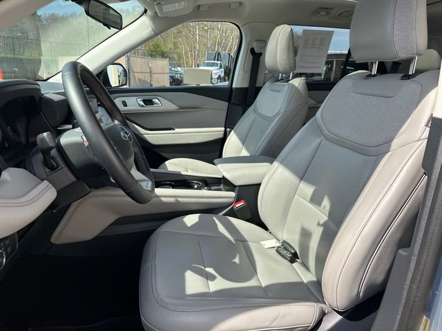 Used 2025 Ford Explorer Active w/ Active Comfort Package AWD/4WD image 42