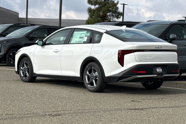 New 2027 Kia K4 FWD image 7