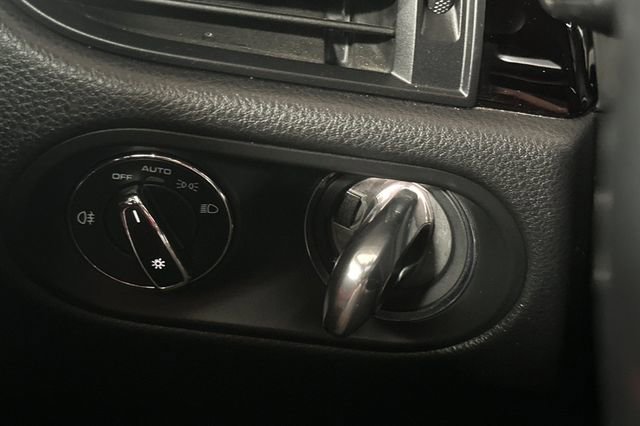 Used 2021 Porsche Macan image 28