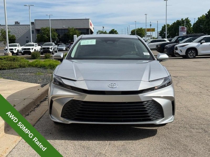 Used 2025 Toyota Camry LE AWD/4WD image 8