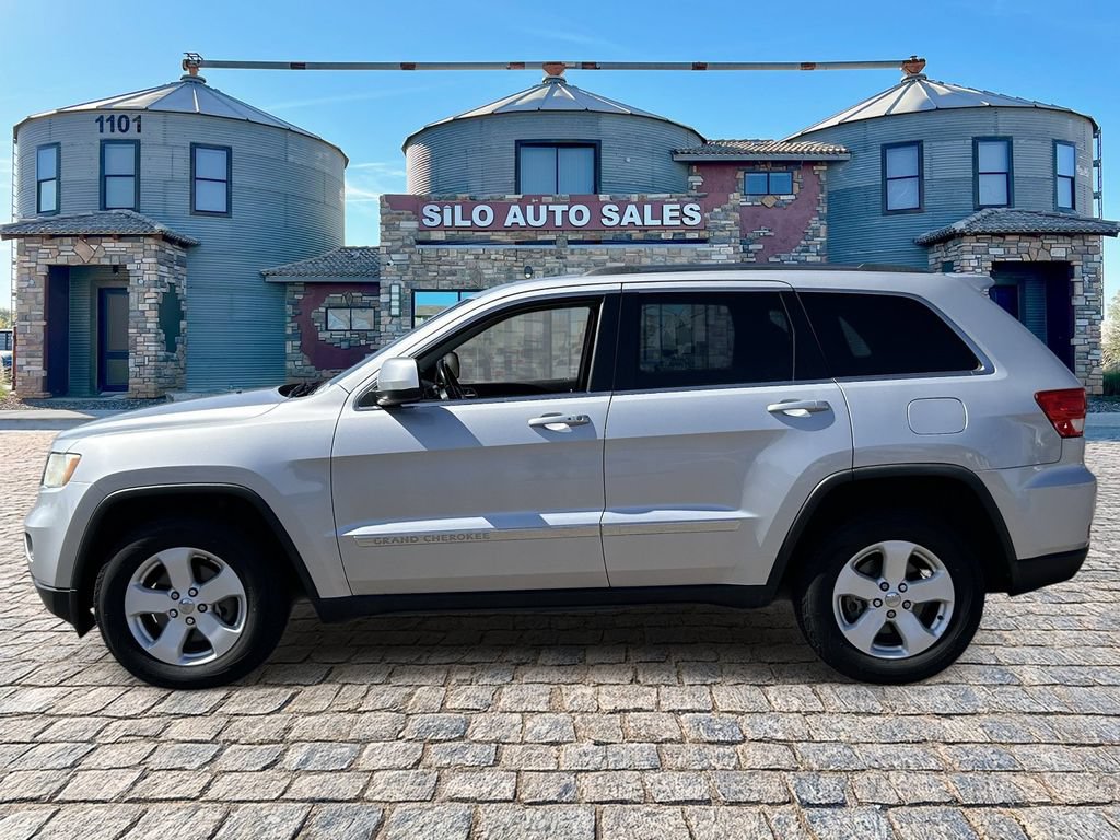 Used 2013 Jeep Grand Cherokee Laredo RWD image 2