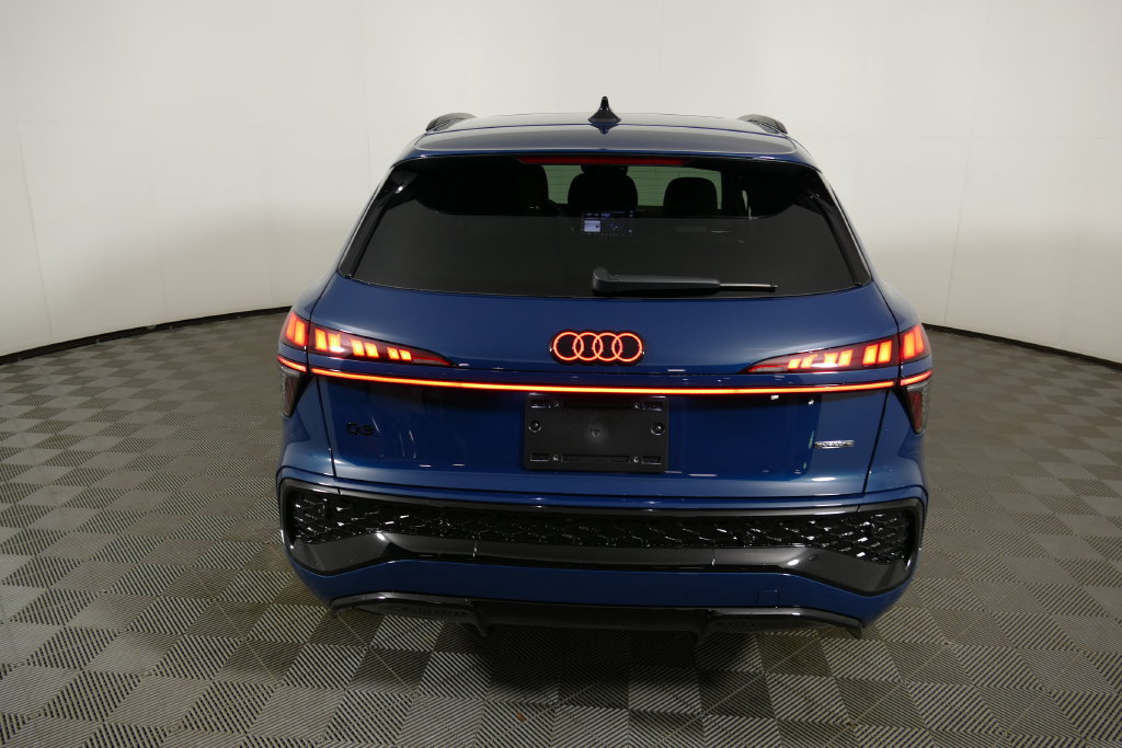 New 2026 Audi Q3 quattro 2.0T AWD/4WD image 4