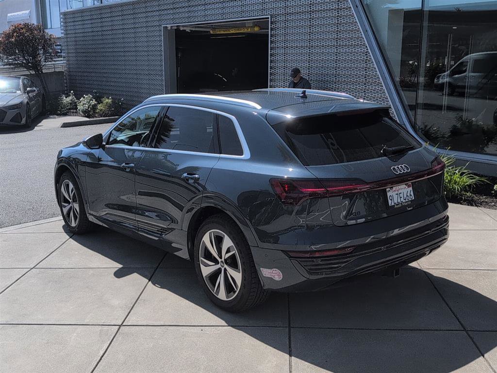 Used 2024 Audi Q8 e-tron Prestige w/ Prestige Package image 7