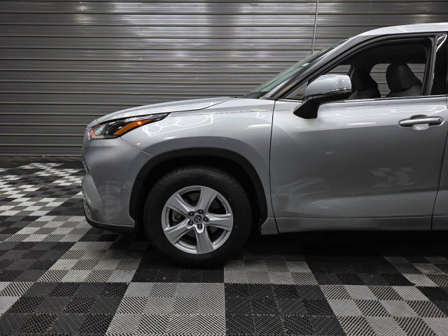 Used 2021 Toyota Highlander LE FWD image 40