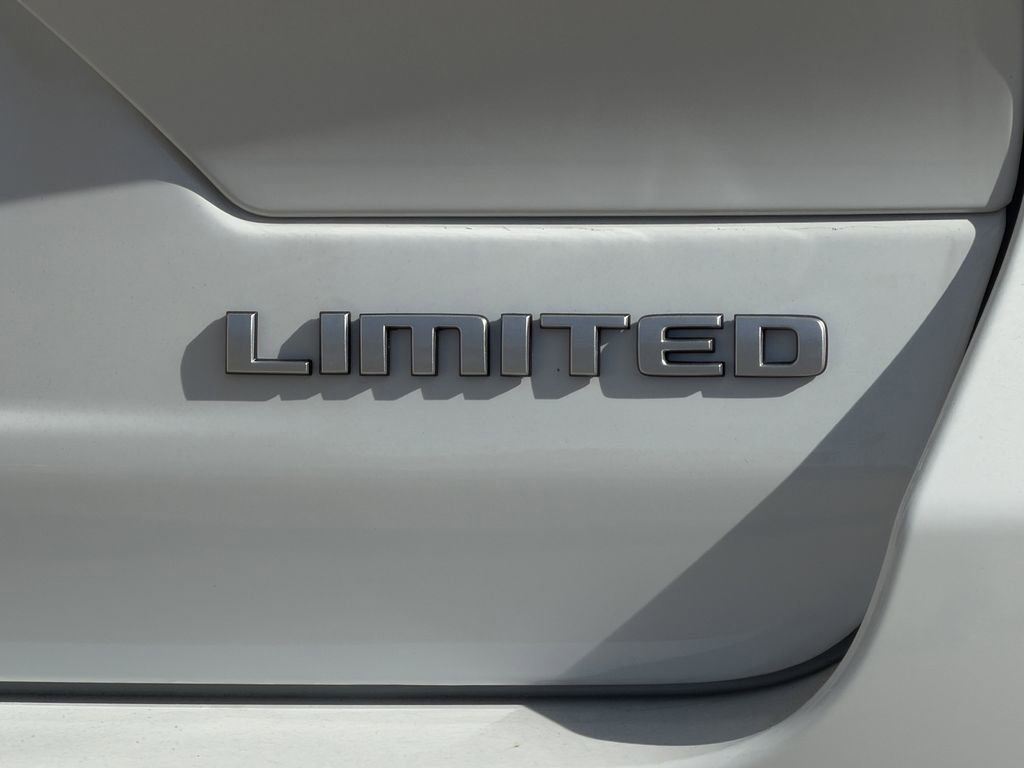 New 2025 Jeep Grand Cherokee Limited w/ Luxury Tech Group II image 9
