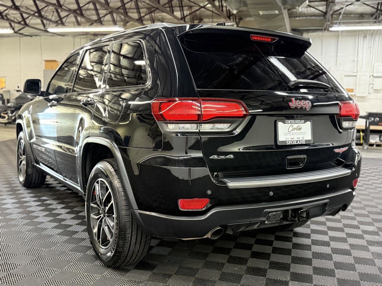 Used 2021 Jeep Grand Cherokee Trailhawk w/ Trailhawk Luxury Group image 6