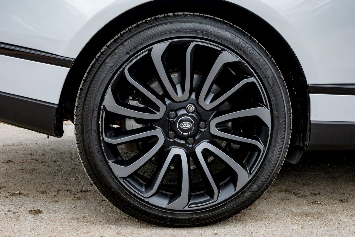 Used 2017 Land Rover Range Rover Supercharged image 60