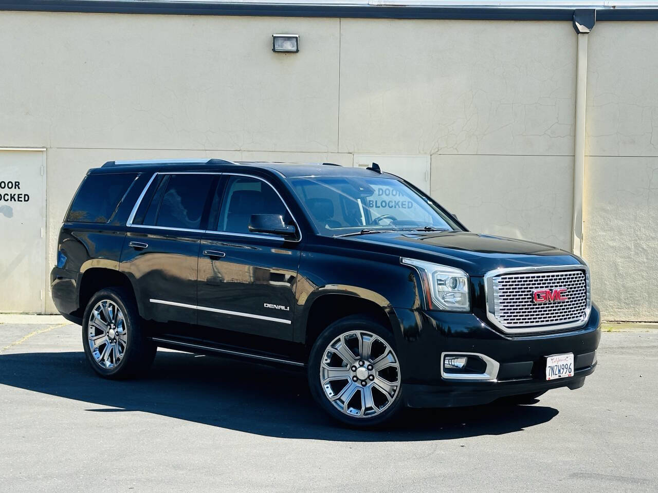 Used 2015 GMC Yukon Denali w/ Premium Package image 2