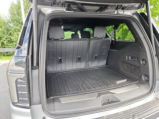 New 2026 Chevrolet Suburban High Country AWD/4WD image 19