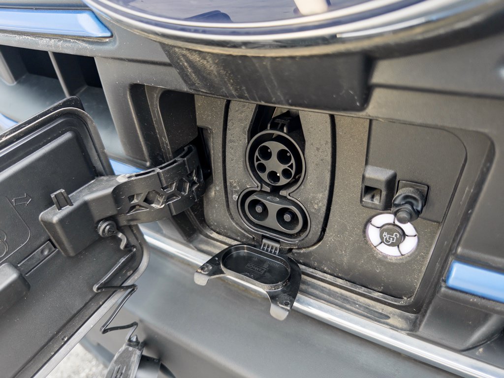 Used 2024 Ford E-Transit Low Roof RWD image 5