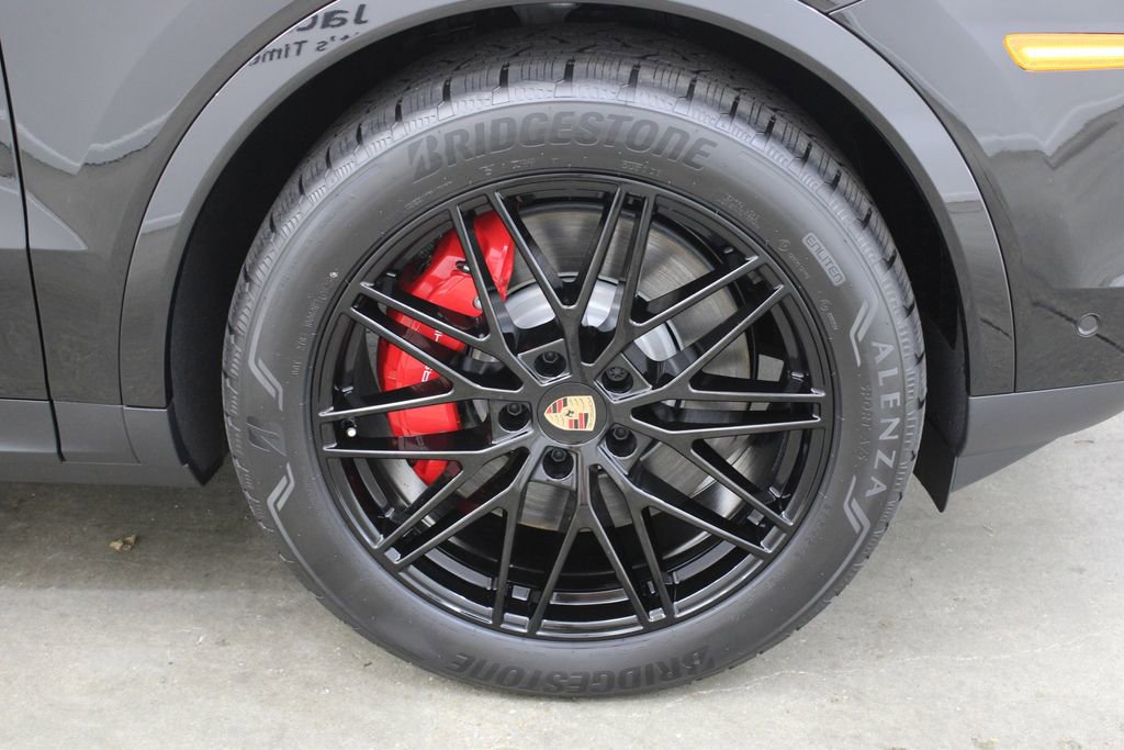 New 2025 Porsche Cayenne S AWD/4WD image 16