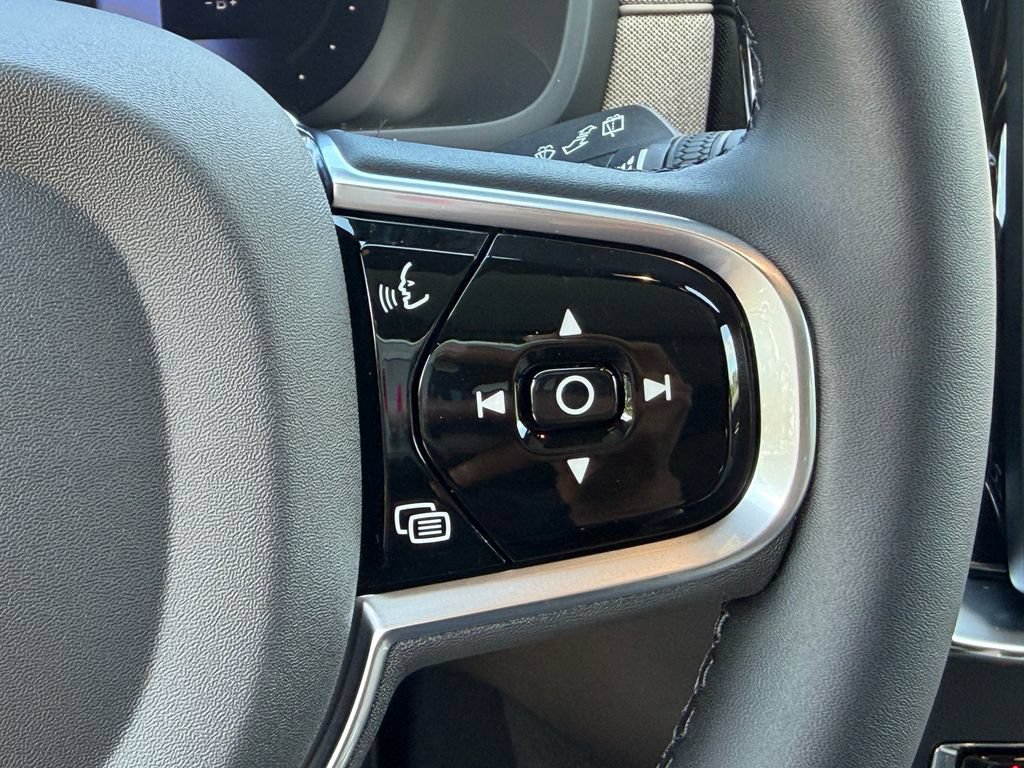 New 2026 Volvo XC90 T8 Plus AWD/4WD image 19