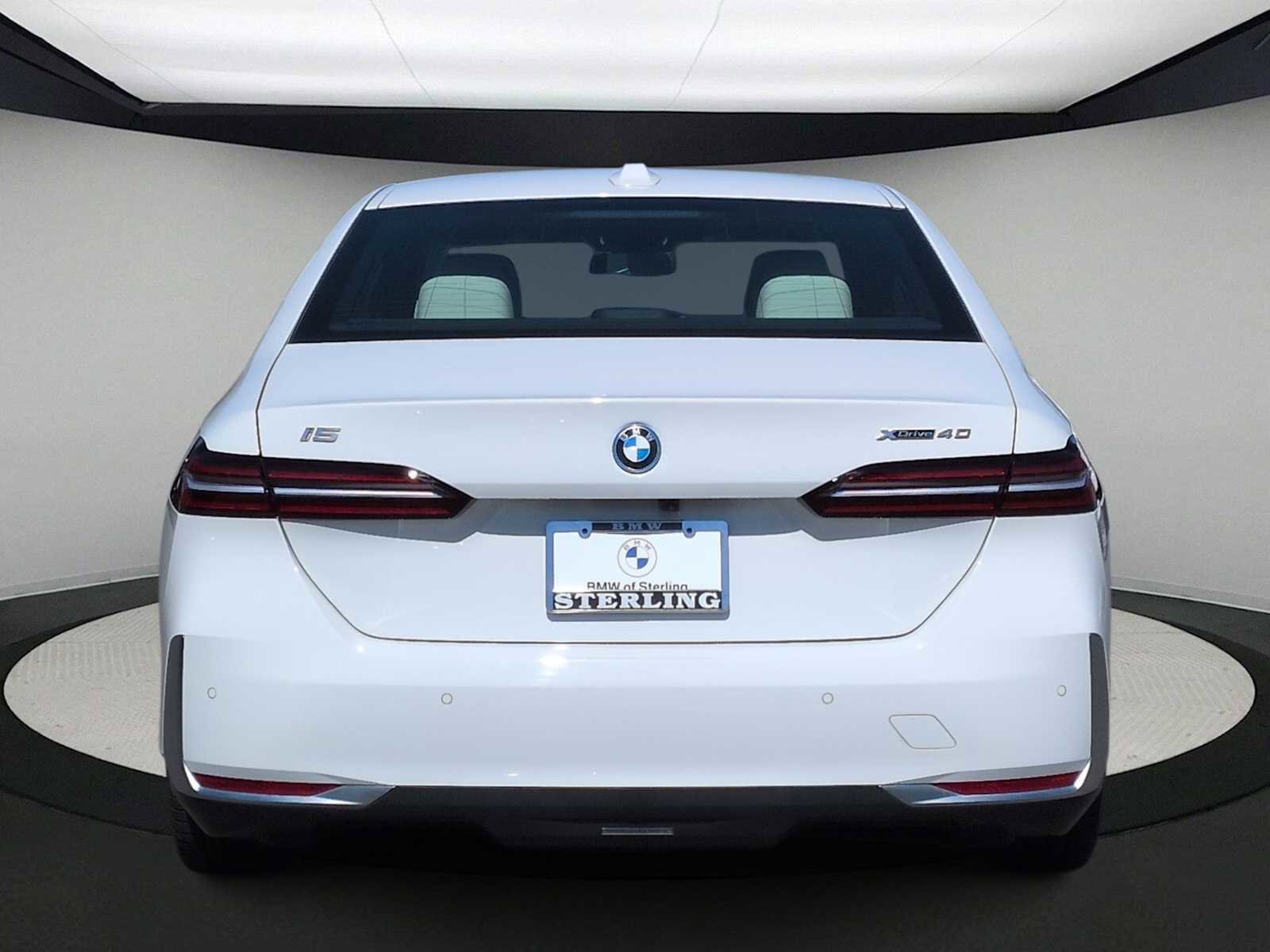 Used 2025 BMW i5 xDrive40 w/ Premium Package image 7