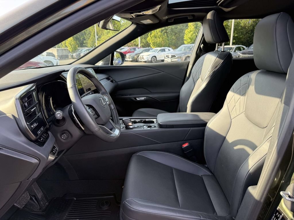 Used 2025 Lexus RX 350 Premium w/ Accessory Package AWD/4WD image 14