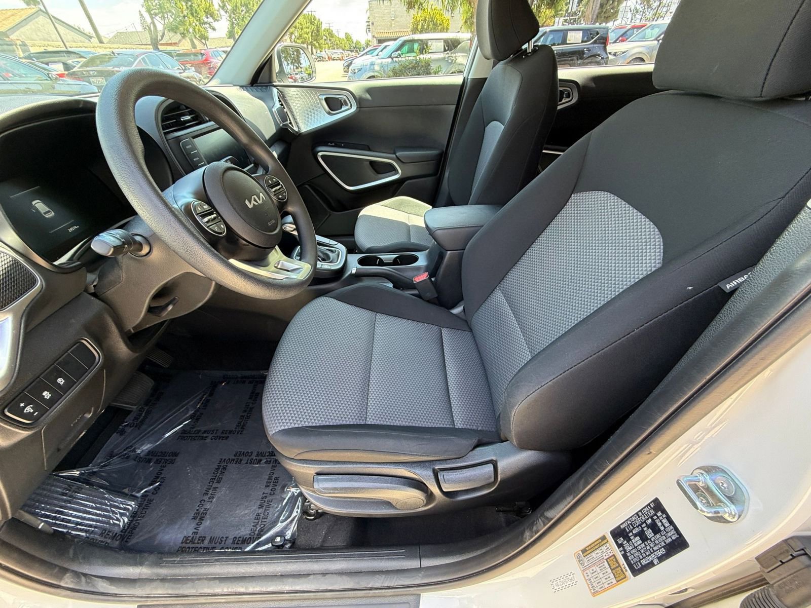 Used 2025 Kia Soul LX w/ LX Technology Package FWD image 23