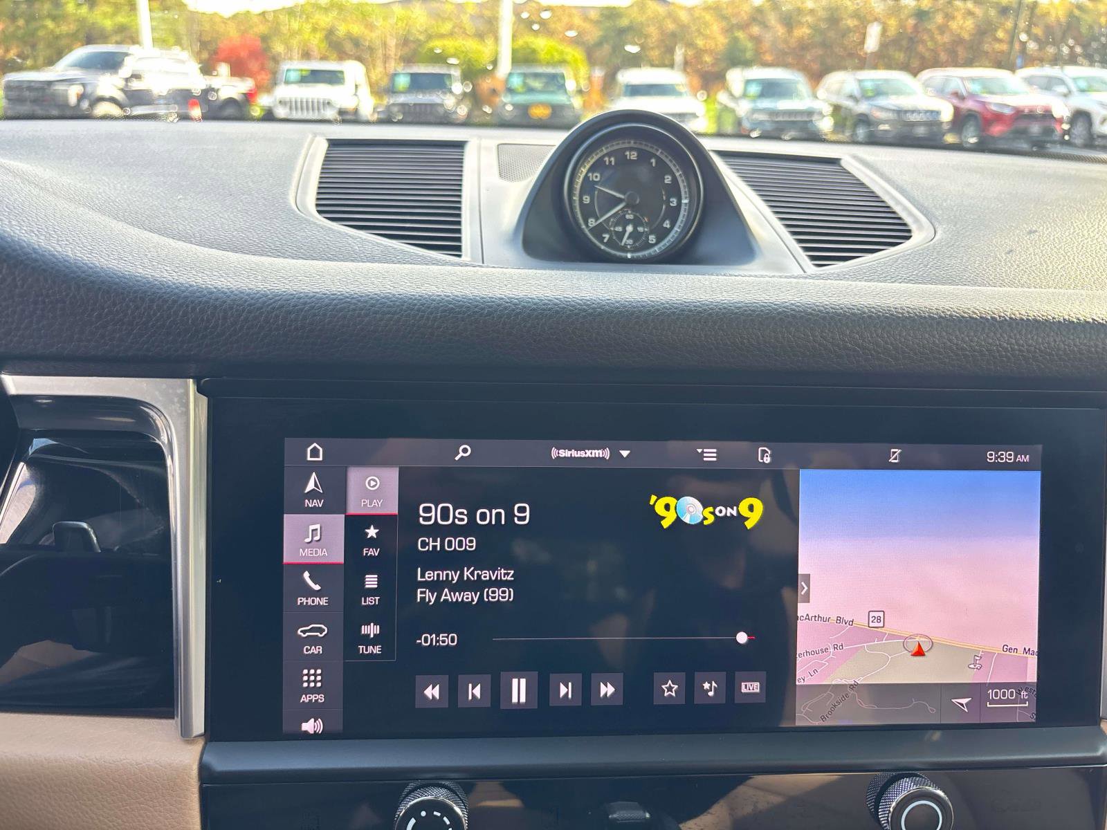 Used 2023 Porsche Macan image 26