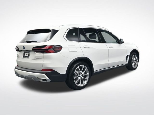 New 2026 BMW X5 xDrive50e image 4