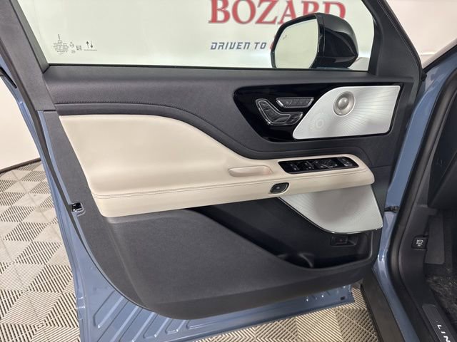 New 2025 Lincoln Aviator Reserve w/ Equipment Group 201A image 16