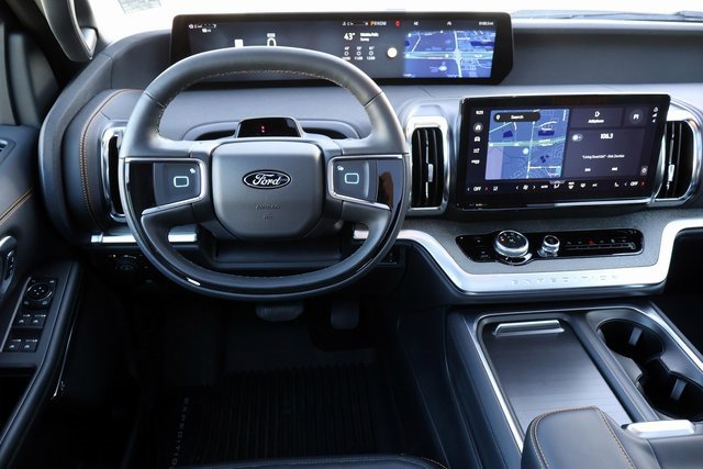 Used 2025 Ford Expedition Tremor image 4