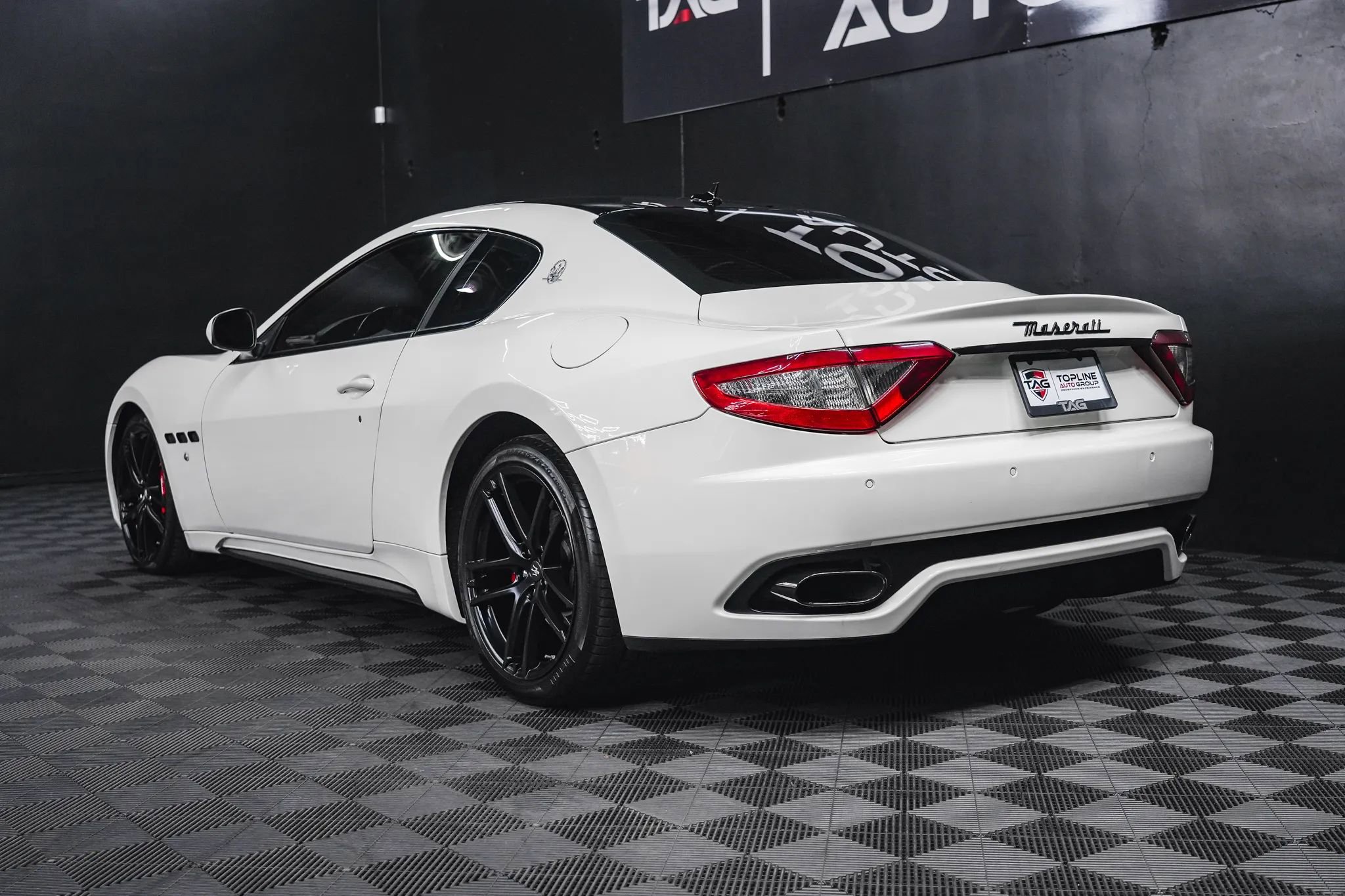 Used 2015 Maserati GranTurismo Sport image 34