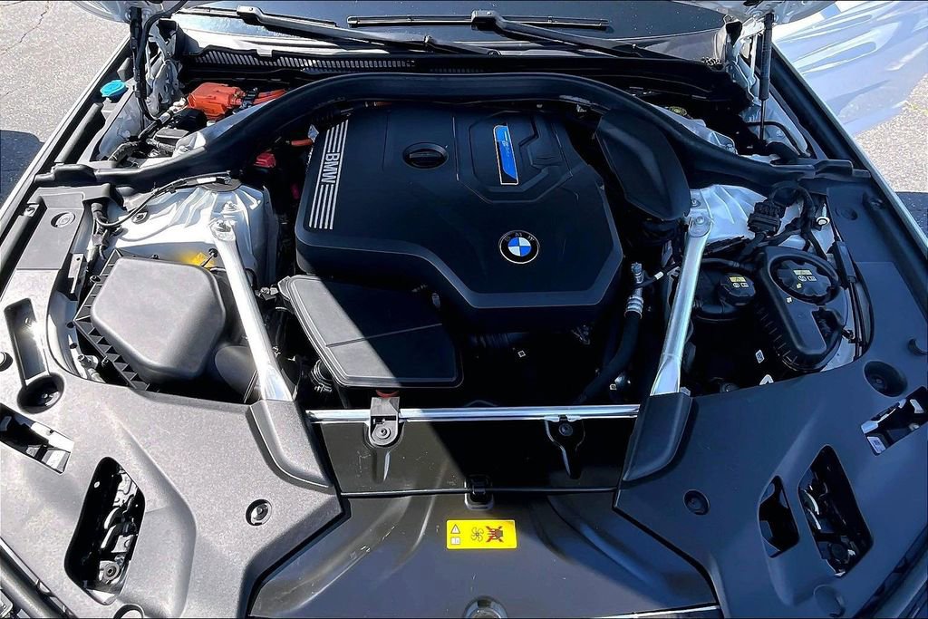Used 2021 BMW 530e w/ Convenience Package image 30