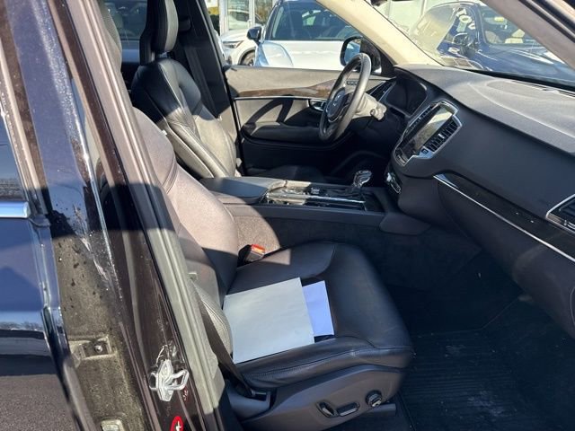 Used 2018 Volvo XC90 T6 Momentum w/ Convenience Package image 3