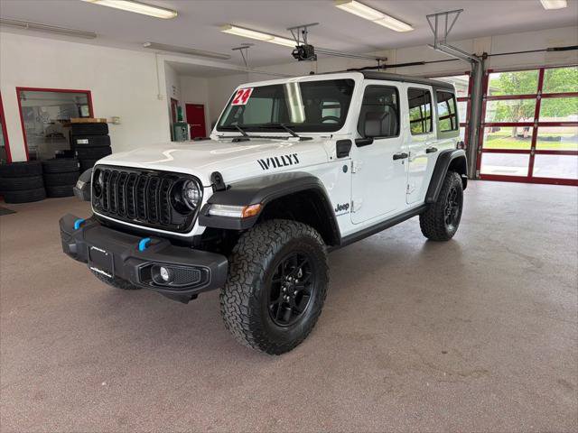 Used 2024 Jeep Wrangler Unlimited AWD/4WD image 3