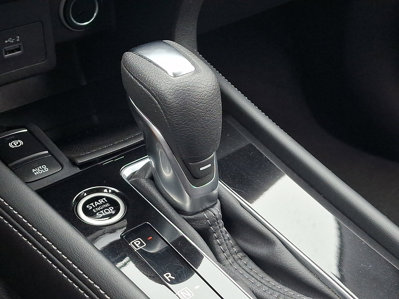 Certified 2024 Nissan Kicks SR w/ SR Premium Package FWD image 14