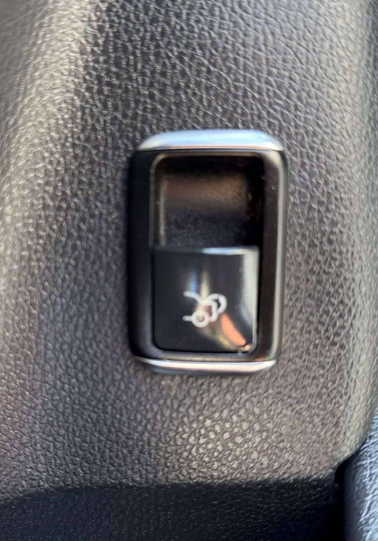Used 2014 Mercedes-Benz CLA 250 image 23