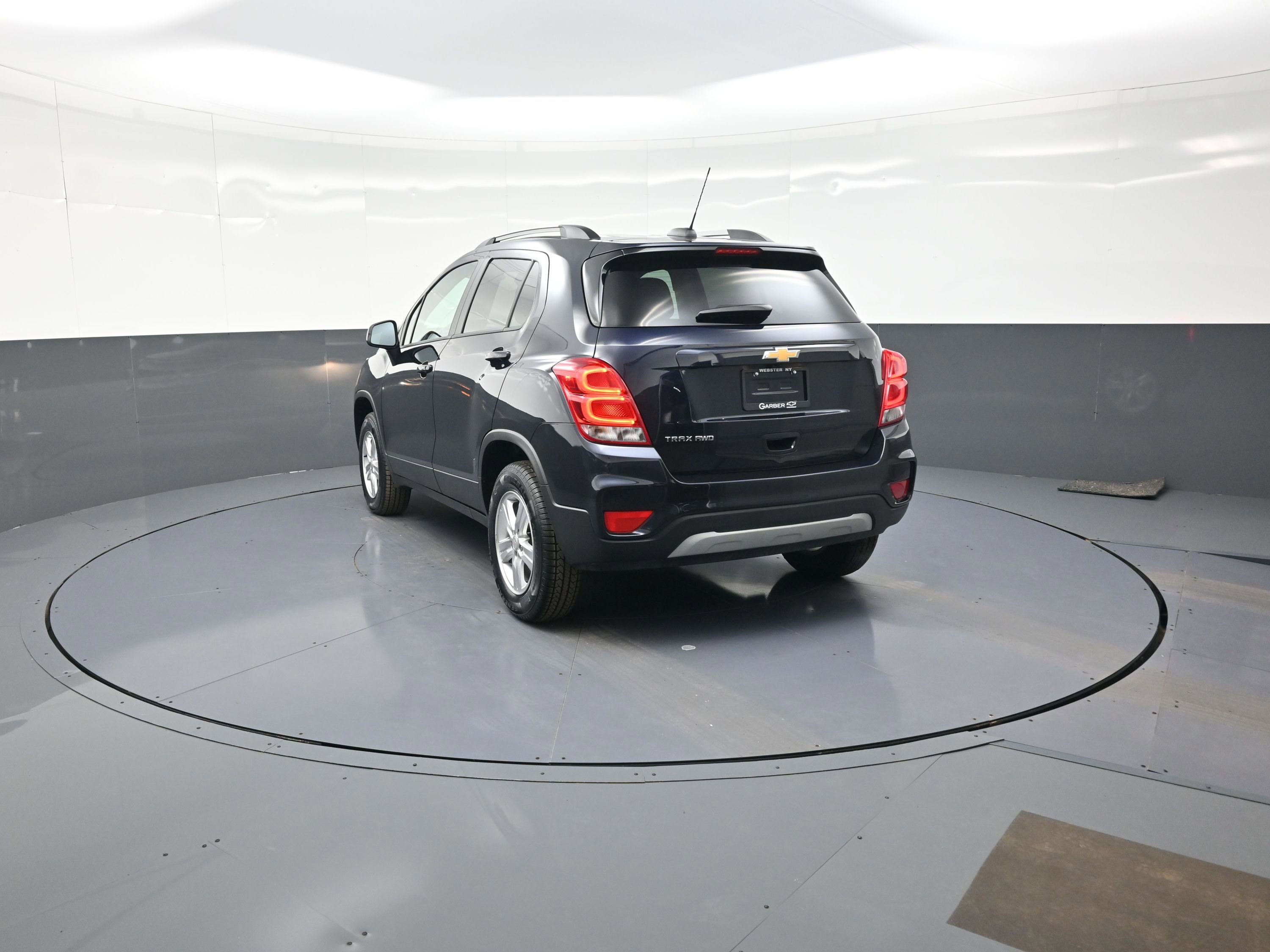Used 2022 Chevrolet Trax LT w/ LT Convenience Package image 5