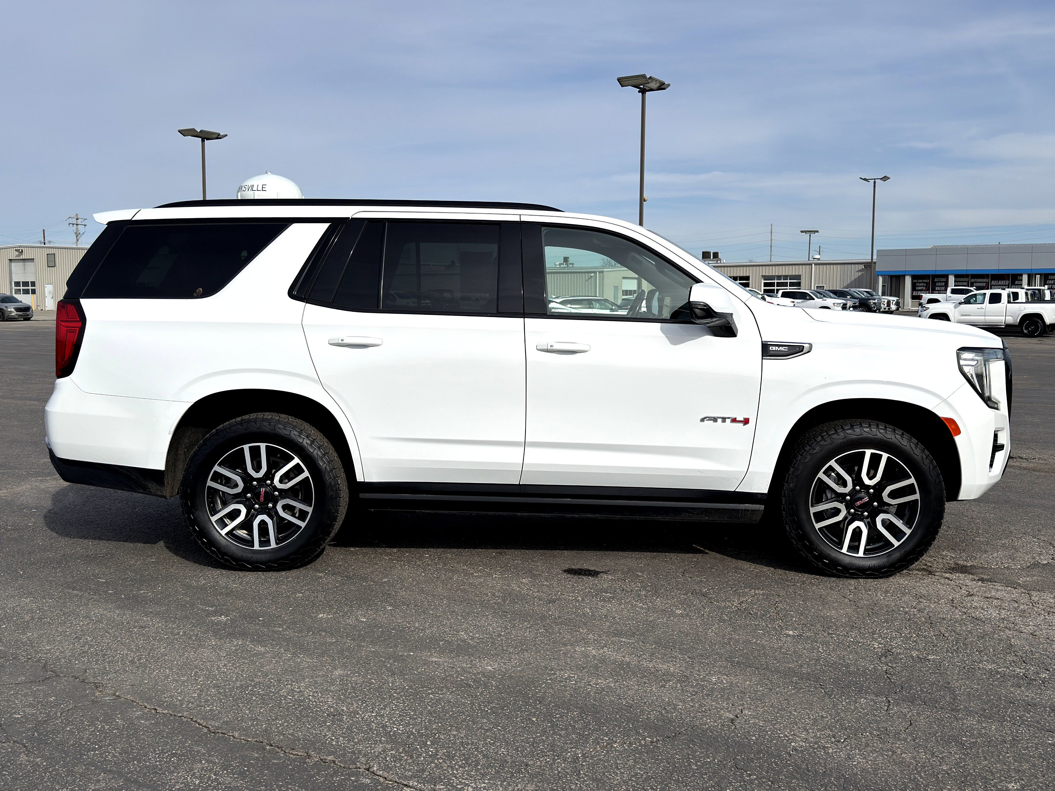 Used 2023 GMC Yukon AT4 w/ AT4 Premium Package image 2
