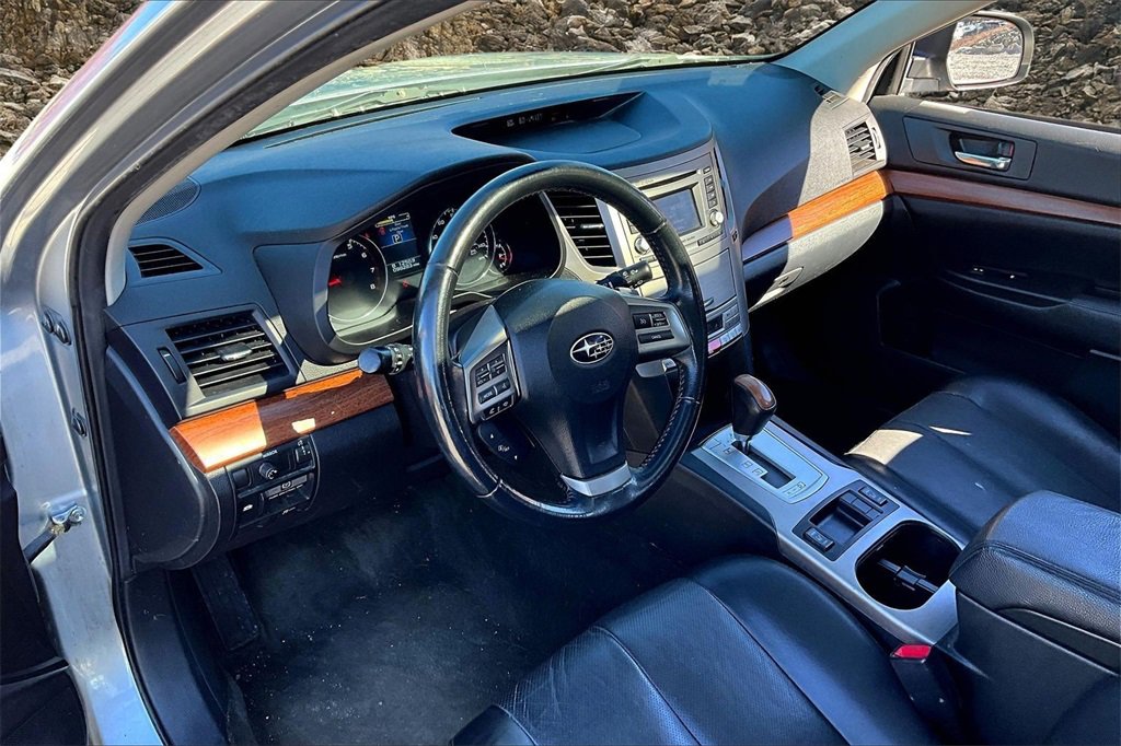 Used 2013 Subaru Outback 2.5i Limited w/ Moonroof Pkg image 12