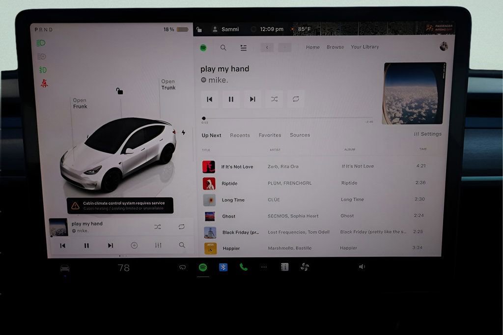 Used 2022 Tesla Model Y Performance AWD/4WD image 23